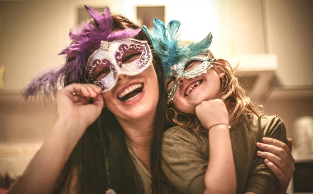 carnaval mae e filha mascara